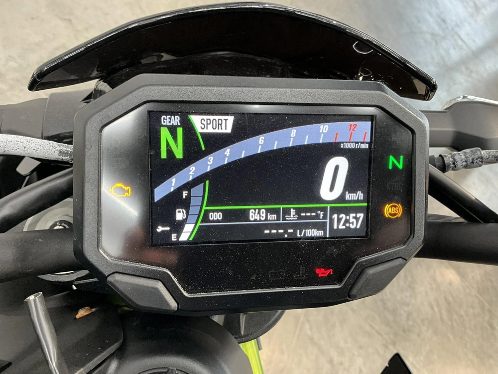 2022 Kawasaki Zr900 Se alt