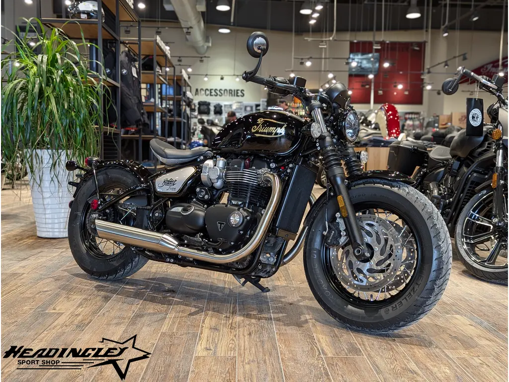2025 Triumph Bonneville Bobber Icon Edition // Sapphire Black/Aluminum Silver