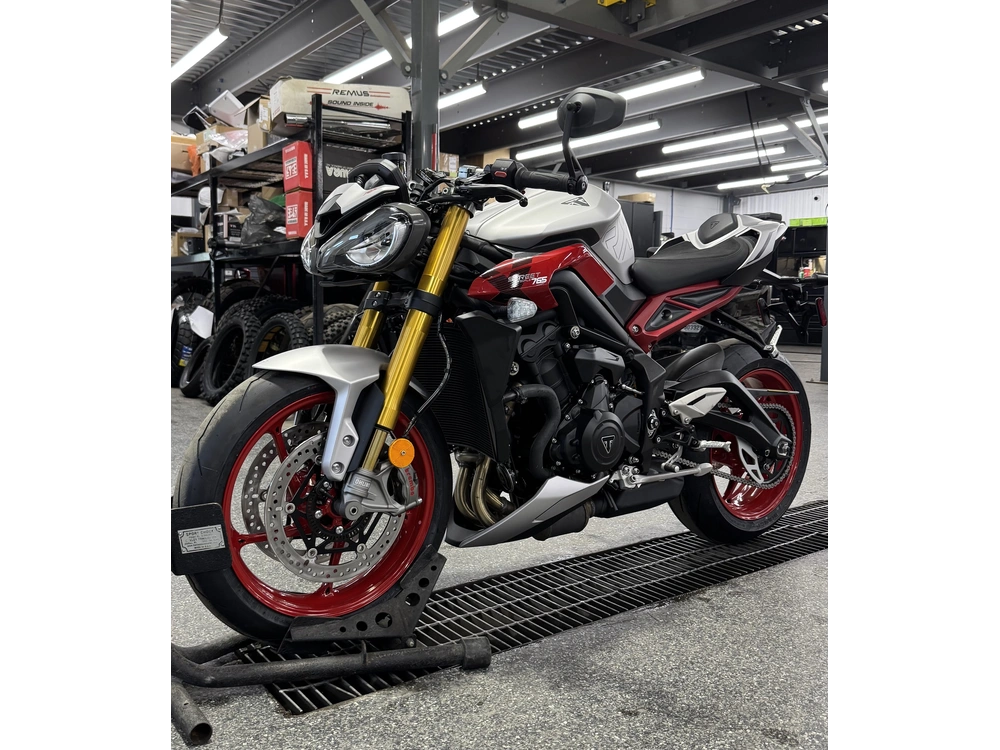 2026 Triumph Street Triple 765 Rx alt