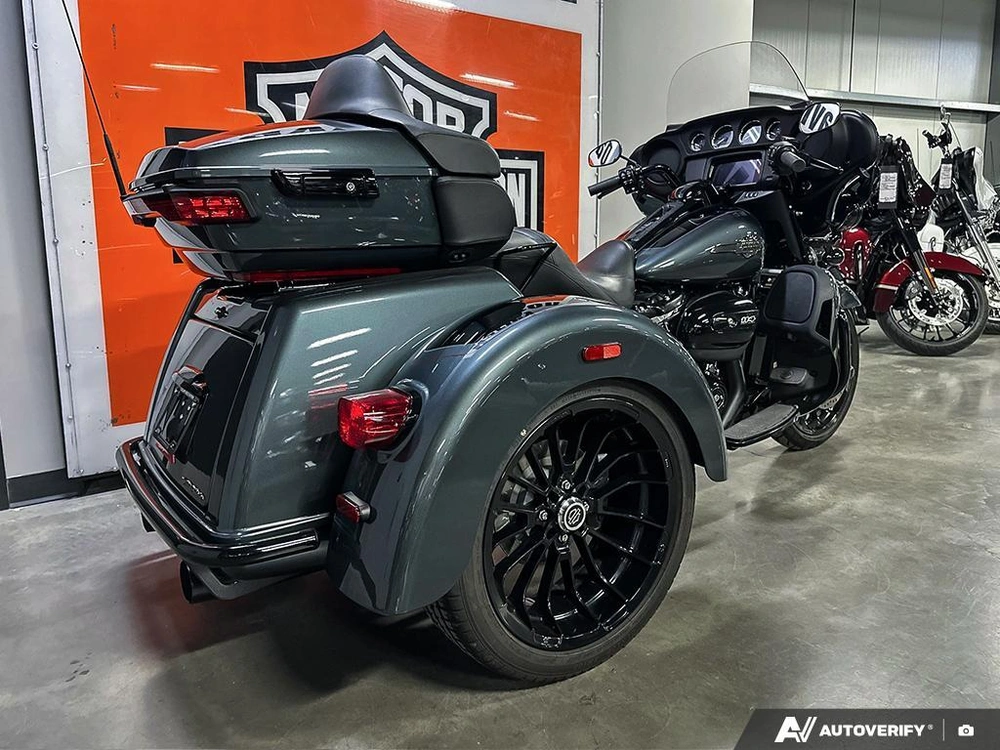 2025 Harley-davidson Tri Glide Ultra alt