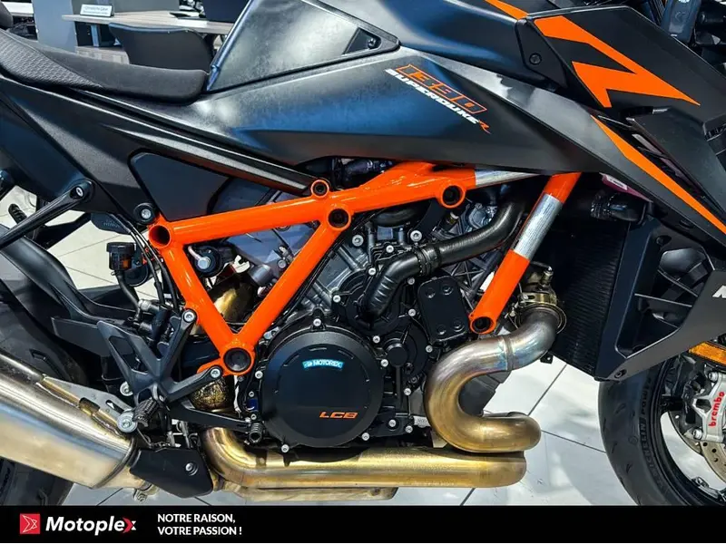 2024 KTM SUPERDUKE 1390R thumbnail 4