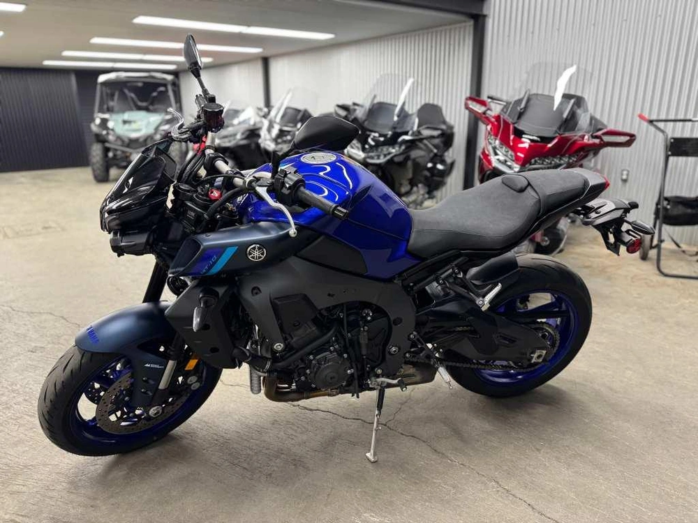 2025 Yamaha Mt-10 alt
