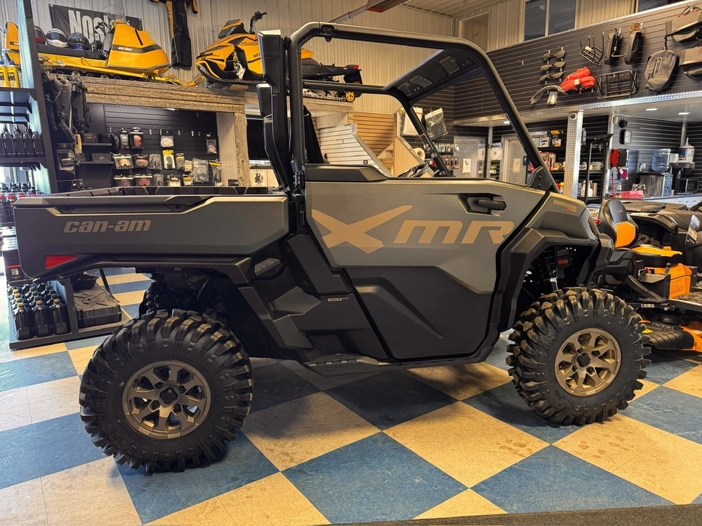 2026 Can-am 8yta Defender X Mr Hd11 With Half Doors alt