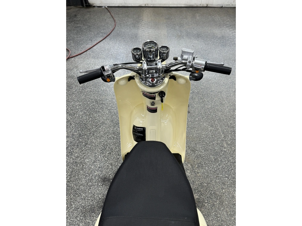 2022 Scootterre Solista alt