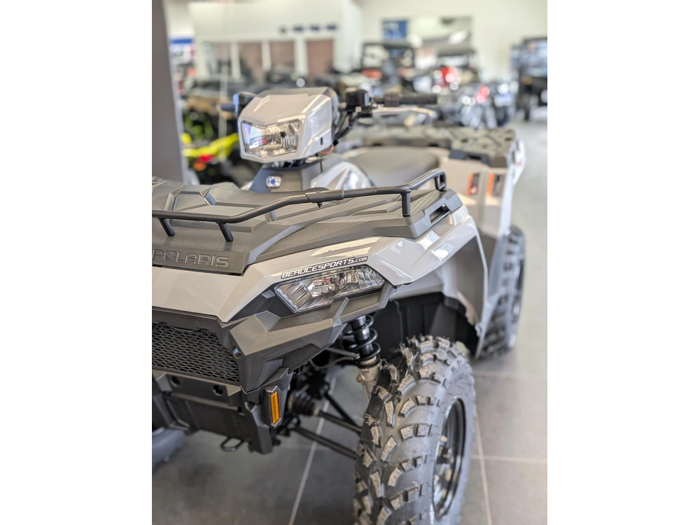 2026 Polaris Sportsman 450 H.o. Ghost Gray | 🌍 Concurrents : Outlander 450 / Trx420 / Cforce 400 🌍 | alt