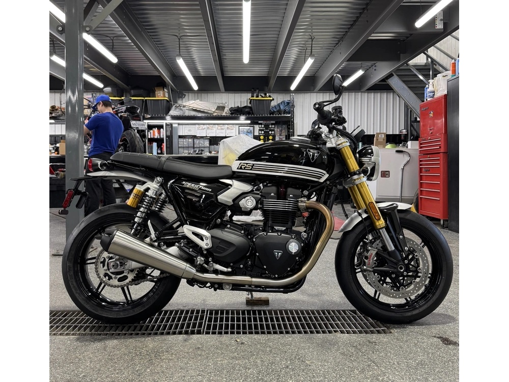 Triumph Speed Twin 1200 Rs 2026 alt