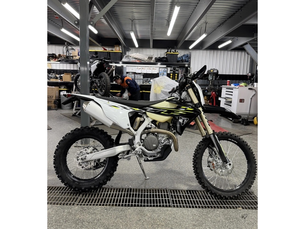 Triumph Tf 450-e 2026 alt