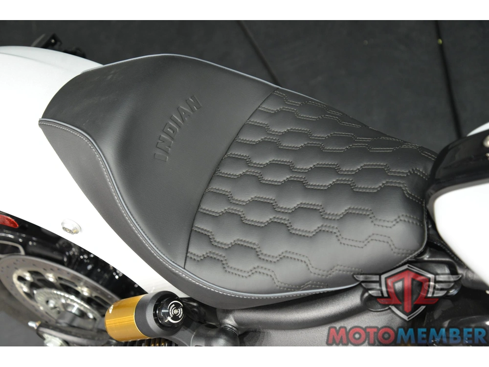 2025 Indian Motorcycle 101 Scout Ghost White Metallic With Graphics alt