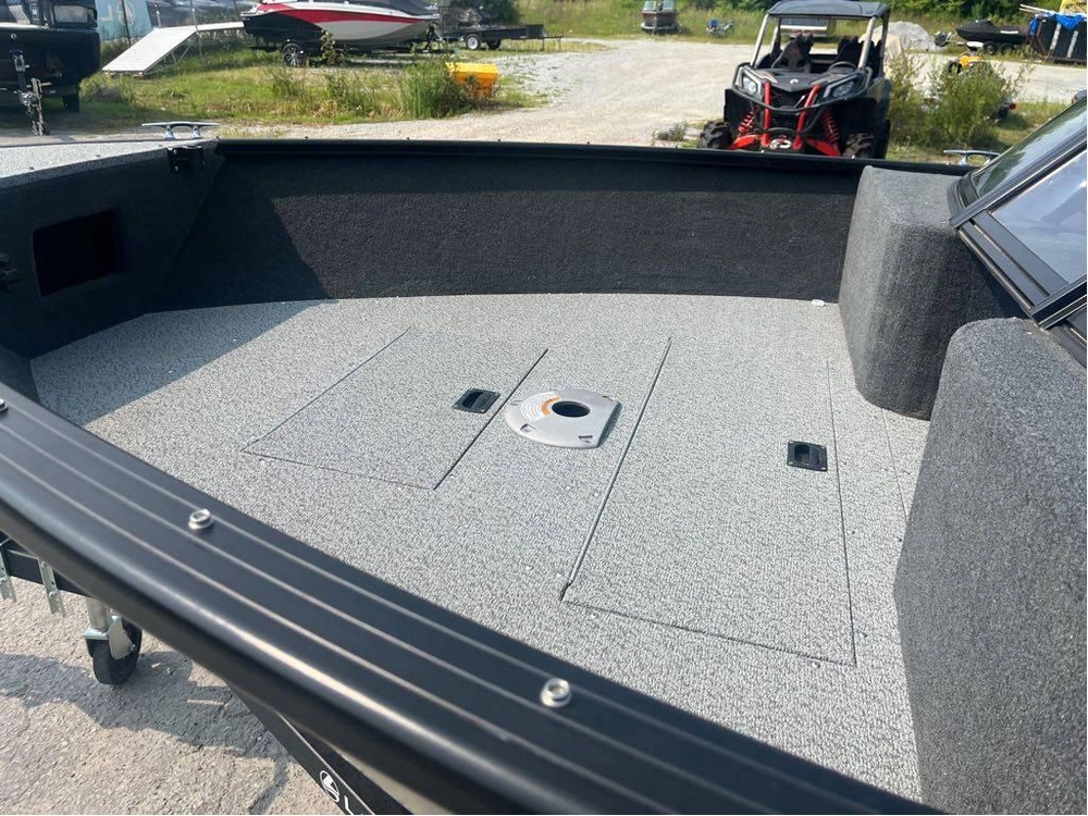 2023 Legend 18 Xte Sport With Mercury 90 Elpt 4-stroke And Glide-on Trailer alt