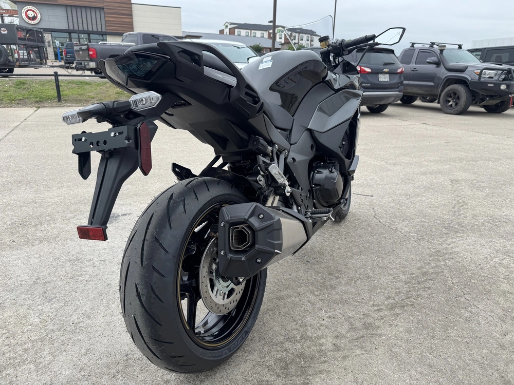 2026 Kawasaki Ninja 1100sx alt