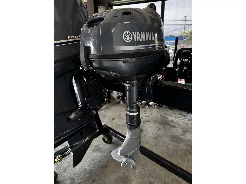 2017 Yamaha F6SMHB 15" LEG