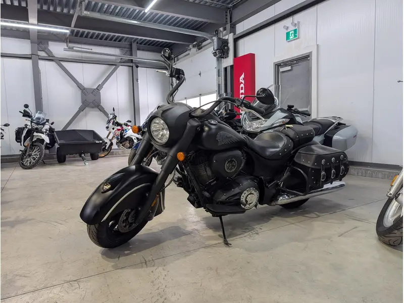 2017 Indian Motorcycle CHIEF DARK HORSE thumbnail 2