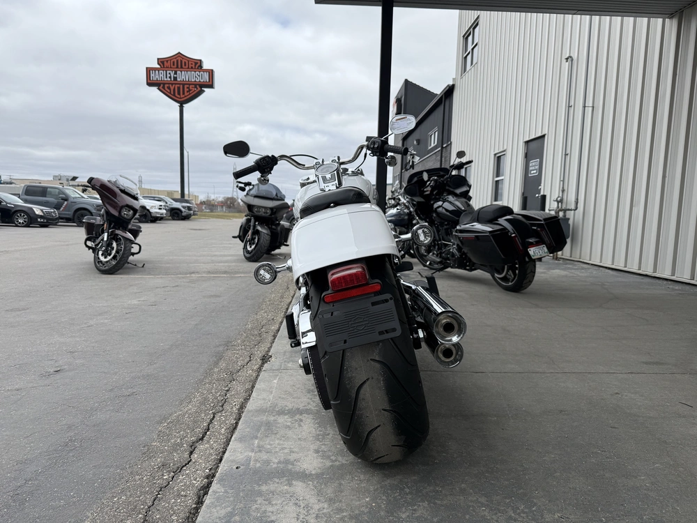 2026 Harley-davidson Fat Boy alt
