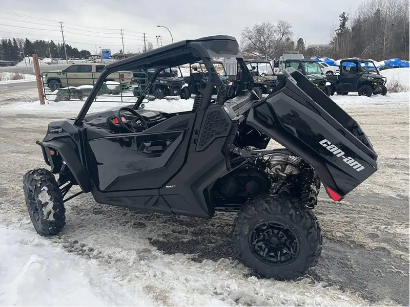 Can-Am COMMANDER XT 700 2026