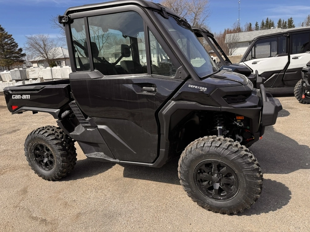 2026 Can-am 7ltr Defender Xtcab 65 Hd11 Bk 26 alt