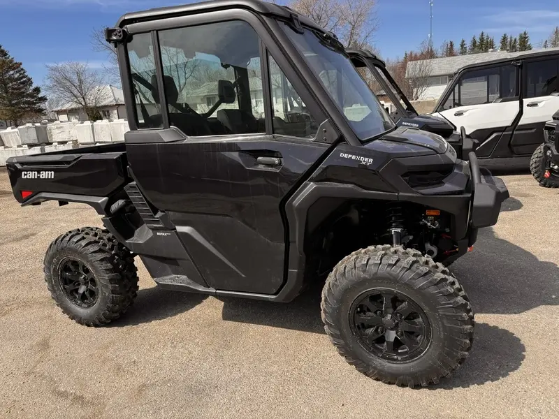 2026 Can-Am 7LTR DEFENDER XTCAB 65 HD11 BK 26 thumbnail 2
