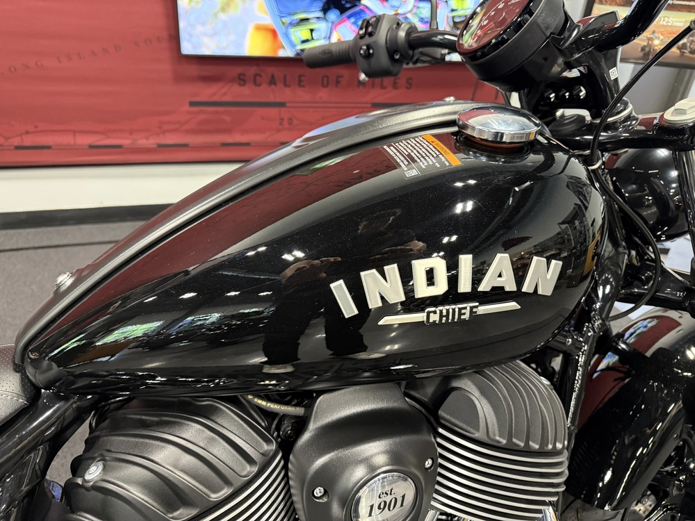 2026 Indian Motorcycle Chief alt