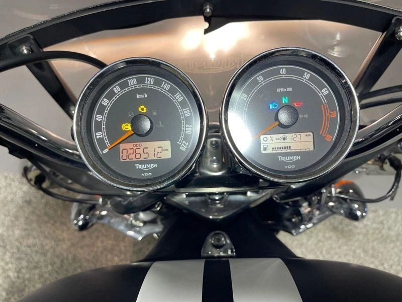 2013 Triumph Rocket Iii Roadster alt