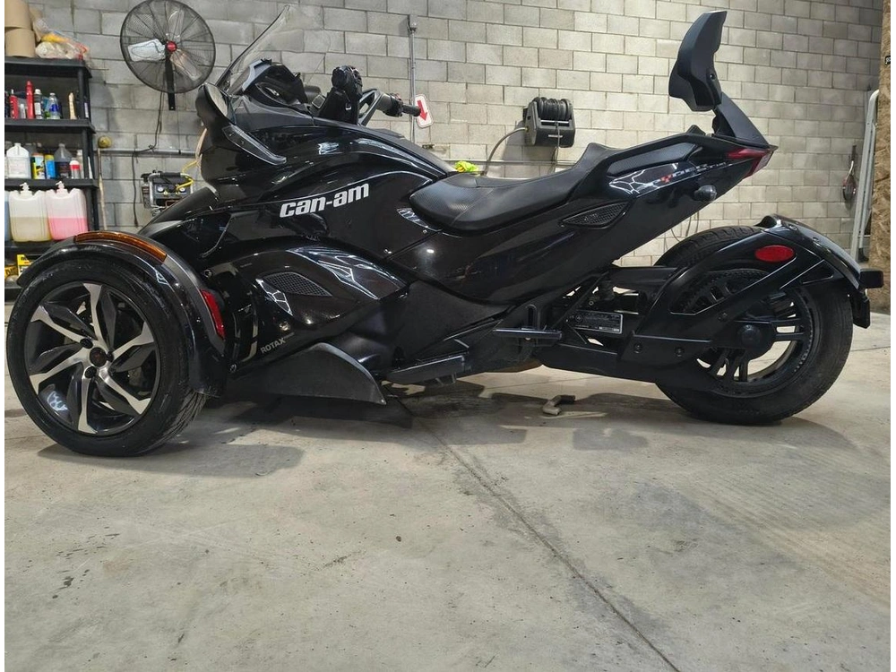 Can-am Spyder St S Se 5 2014 alt