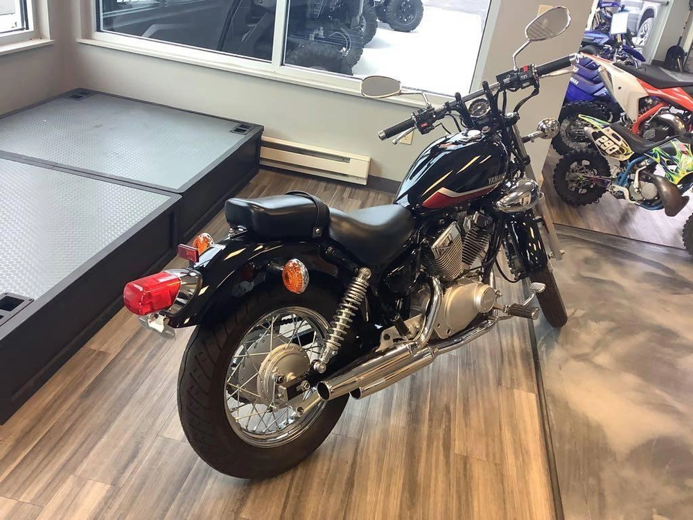 2025 Yamaha V Star 250 alt
