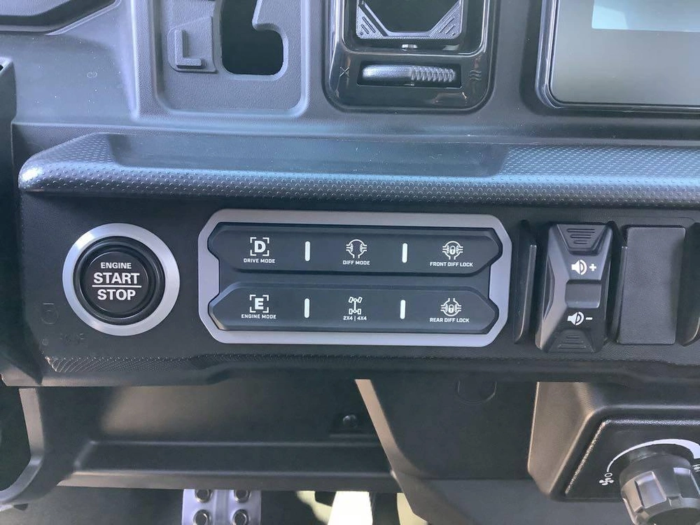 2026 Can-am Defender Limited Hd11 alt