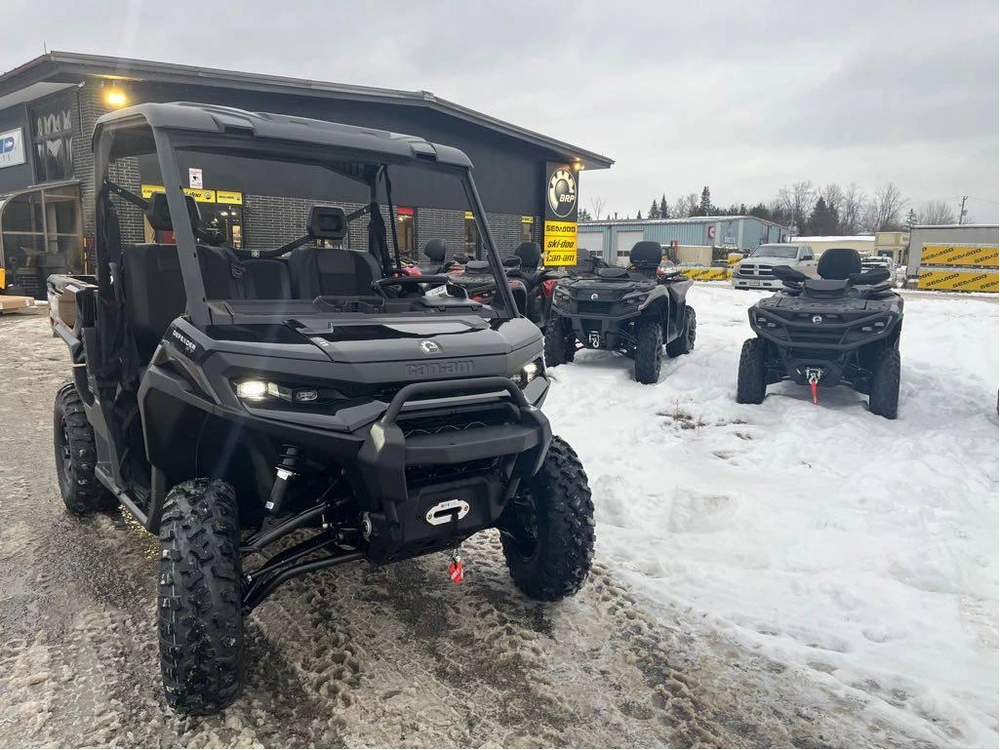 2026 Can-am Defender Xt Hd11 With 10.25" Infotainment alt