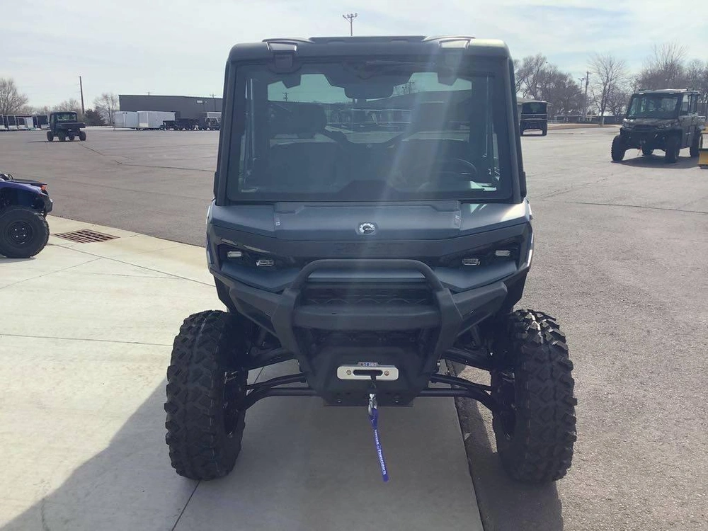 2026 Can-am Defender Limited Hd11 alt