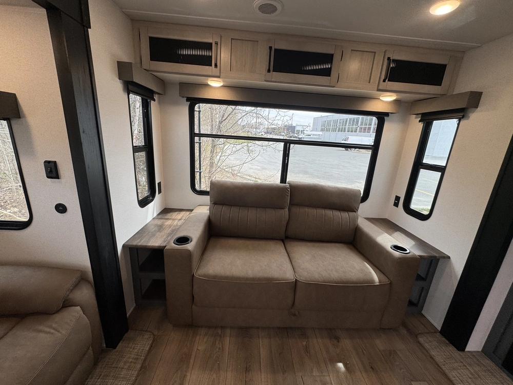 2026 Palomino Puma 31rlqs alt