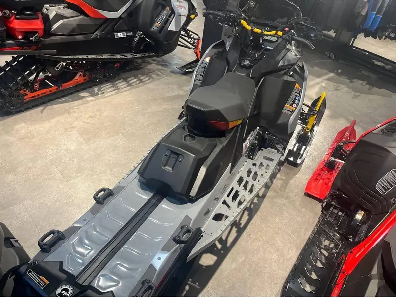 Ski-Doo MXZ ADRENALINE W/BLIZZARD PKG 850 E-TEC 137 with Ice Ripper XT 1.25" Track 2026