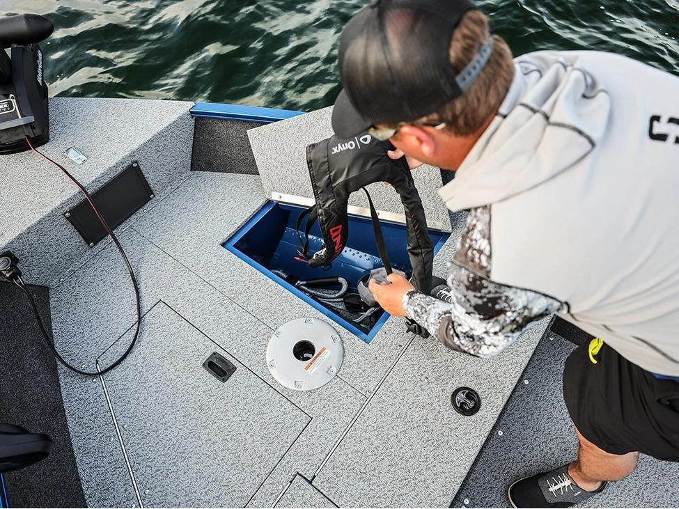 2025 Lund 1650 Angler Sport alt