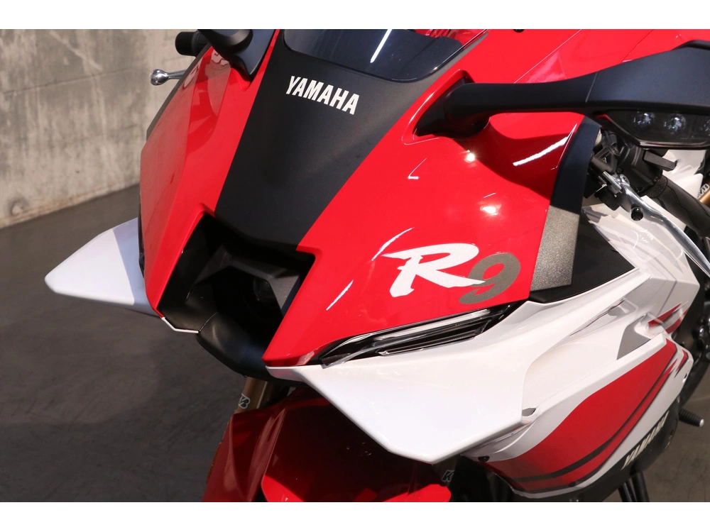 Yamaha Yzf-r9 70e Anniversaire 2026 alt