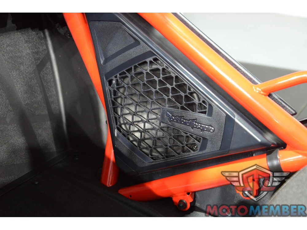 2026 Slingshot R Autodrive alt