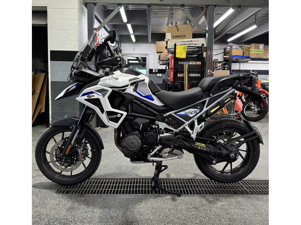 Triumph Tiger 1200 Alpine Ed 2026 alt