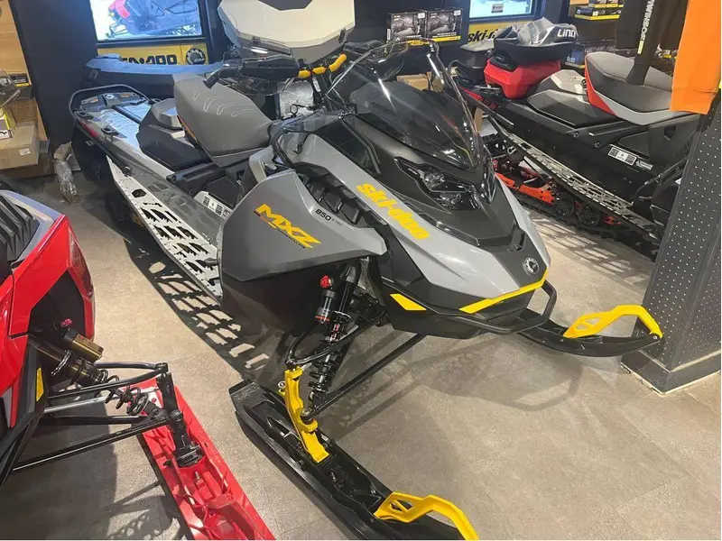 Ski-Doo MXZ ADRENALINE W/BLIZZARD PKG 850 E-TEC 137 with Ice Ripper XT 1.25" Track 2026