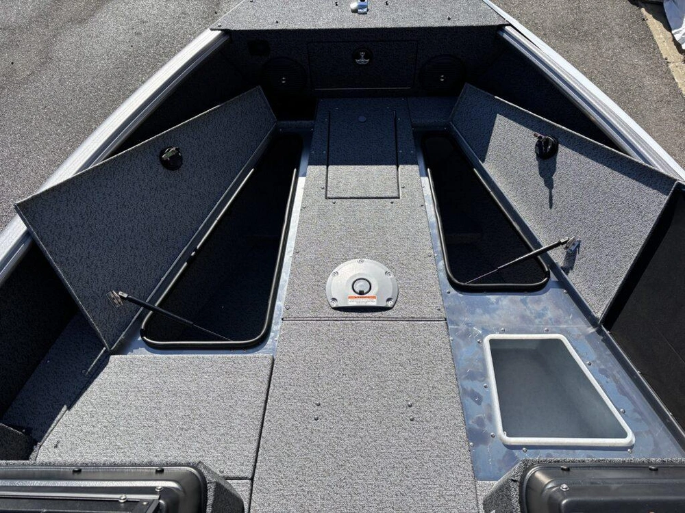 2026 Lund Boat Co 1875 Impact Xs W/150hp & Trailer alt