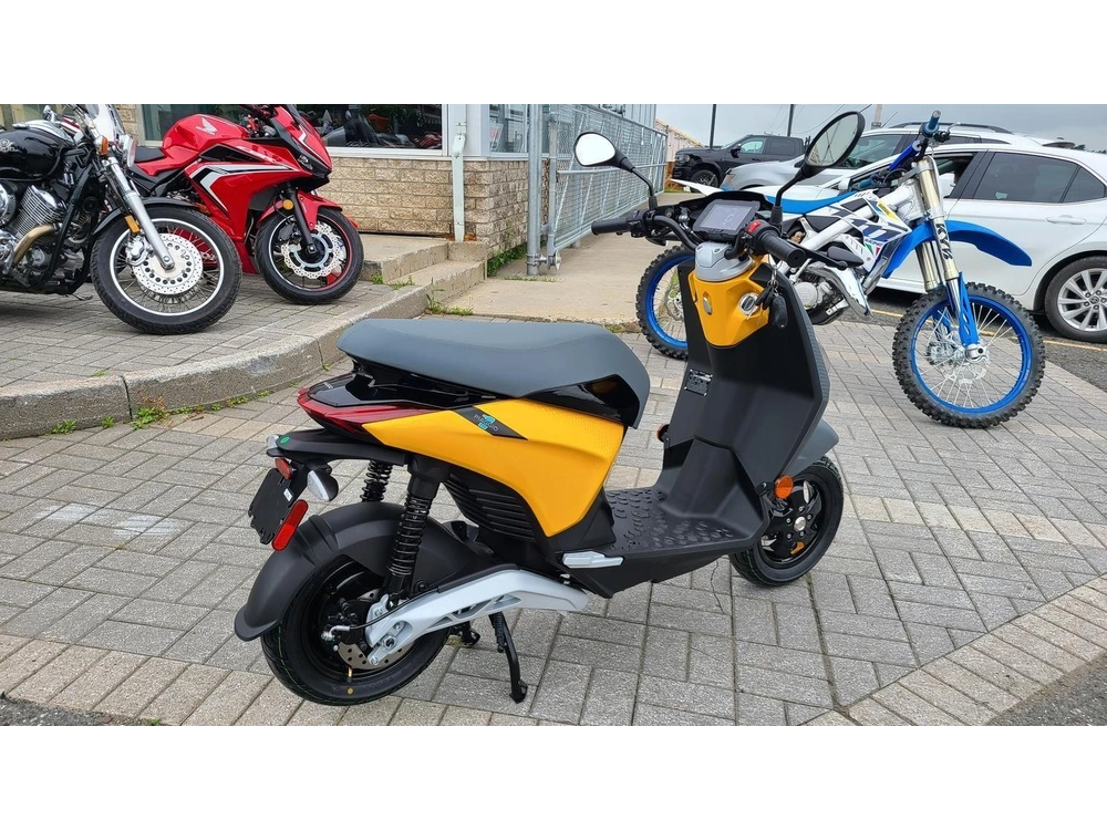 Piaggio Piaggio 1 Active 2022 alt