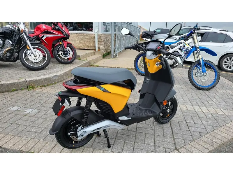2022 Piaggio PIAGGIO 1 ACTIVE thumbnail 3