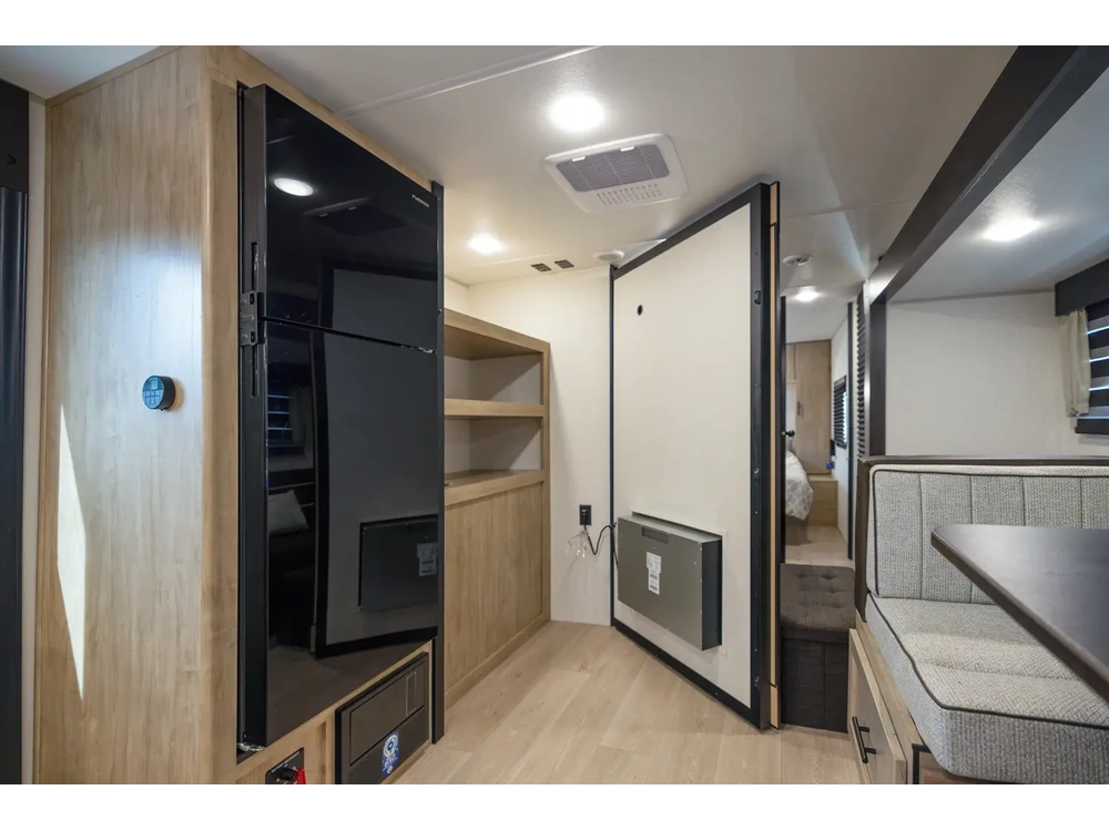 Cherokee 27gh Grey Wolf 2026 alt