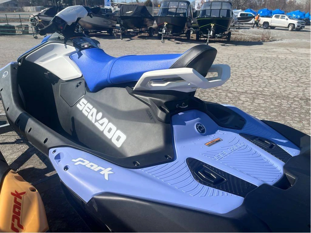 2026 Sea-doo Spark For 3 With Convenience Pkg alt