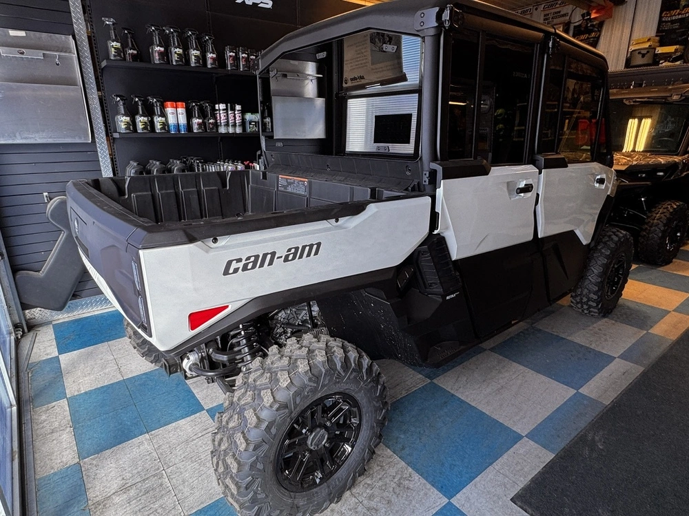 2026 Can-am 6mte Defender Max Ltd Hd11 alt