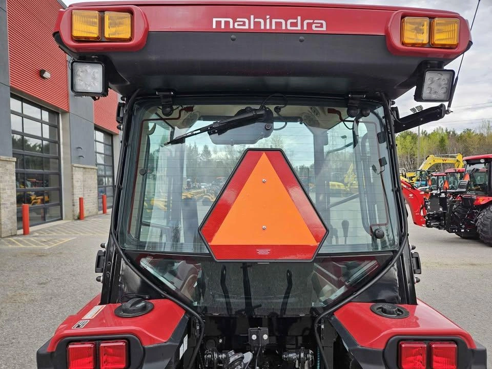 2026 Mahindra 2126 Hst Cab alt