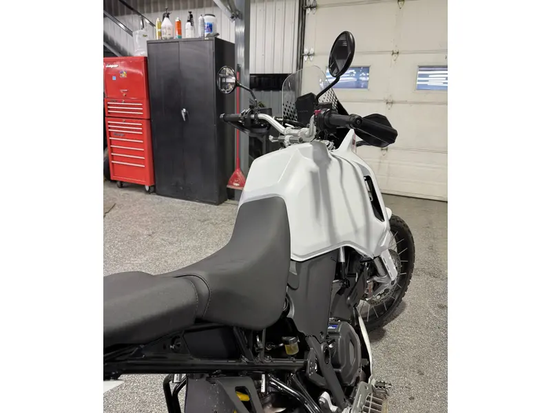 2023 Ducati DESERT X thumbnail 9