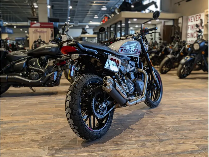 Triumph Tracker 400 // Aluminium Silver 2027