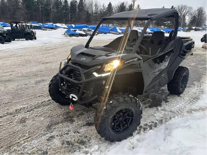 Can-Am COMMANDER XT 700 2026