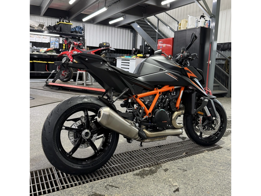 Ktm 1390 R Evo 2026 alt
