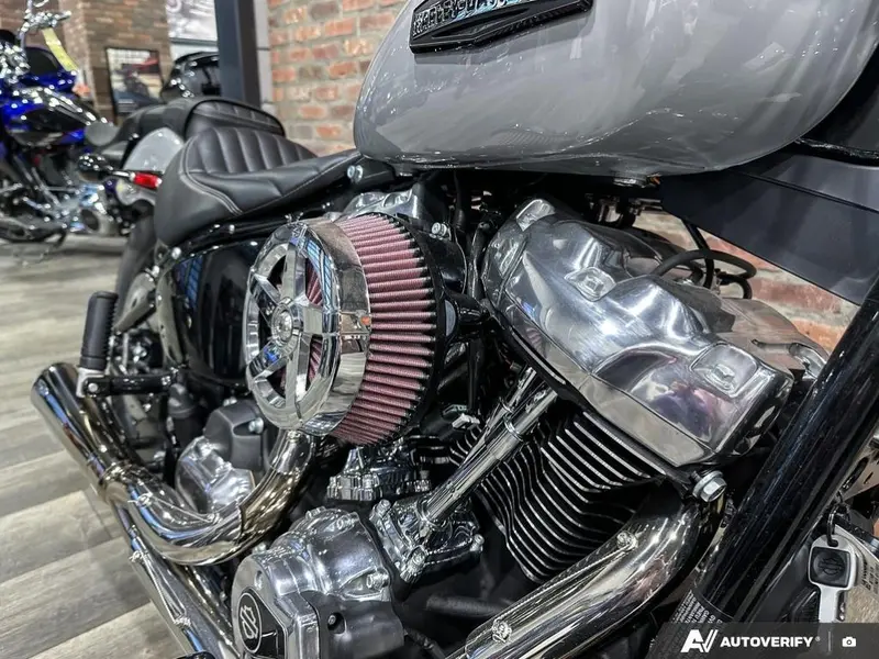 2025 Harley-Davidson FXBB - Street Bob® thumbnail 18