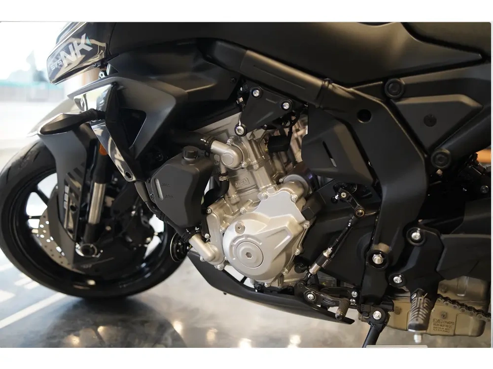 Cfmoto 675 Nk 2026 alt