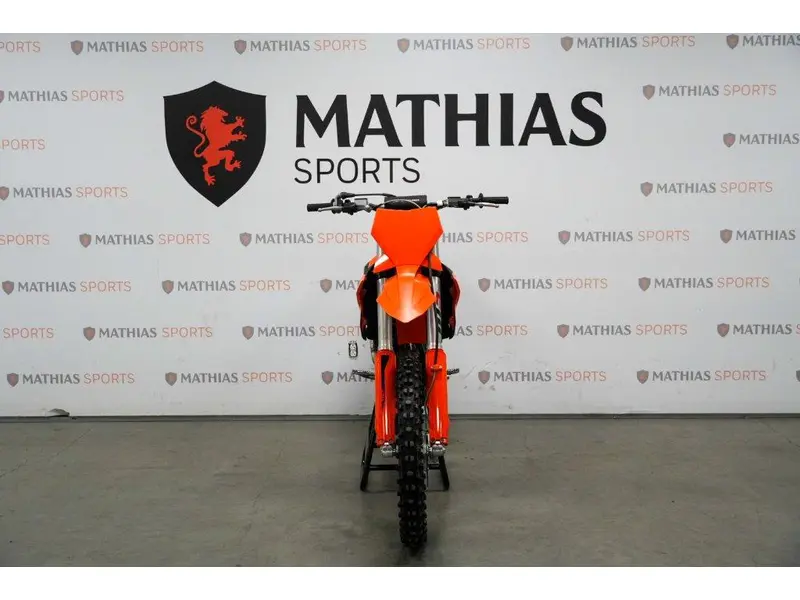 2025 KTM 250 SX-F thumbnail 3