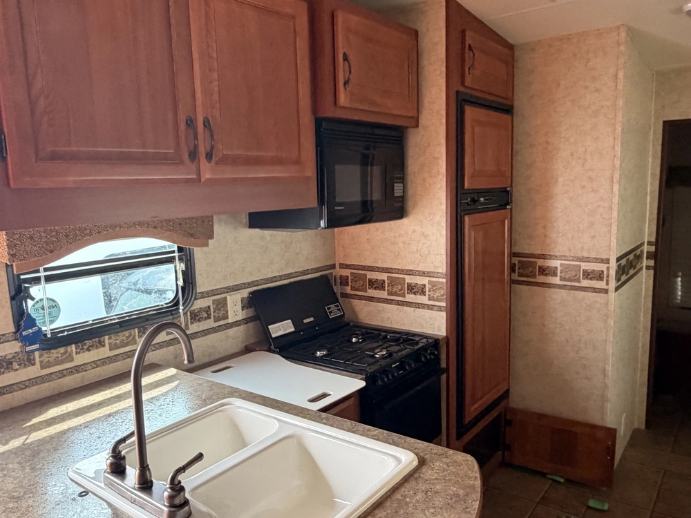2010 Dutchmen Colorado 29bh 5th Wheel alt