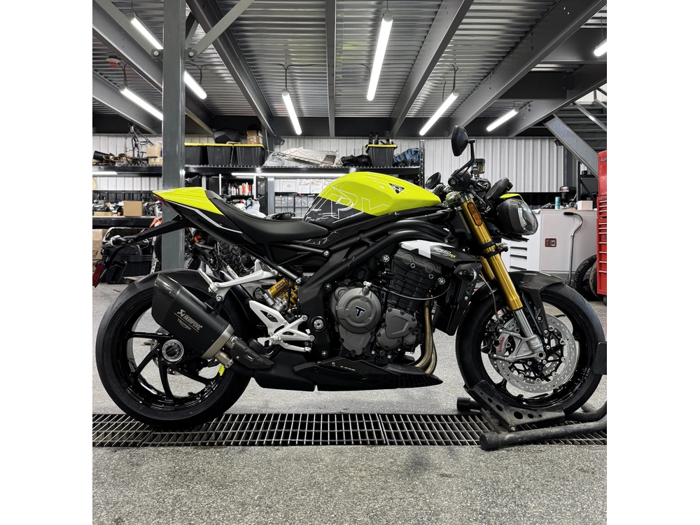 2026 Triumph Speed Triple 1200 Rx alt